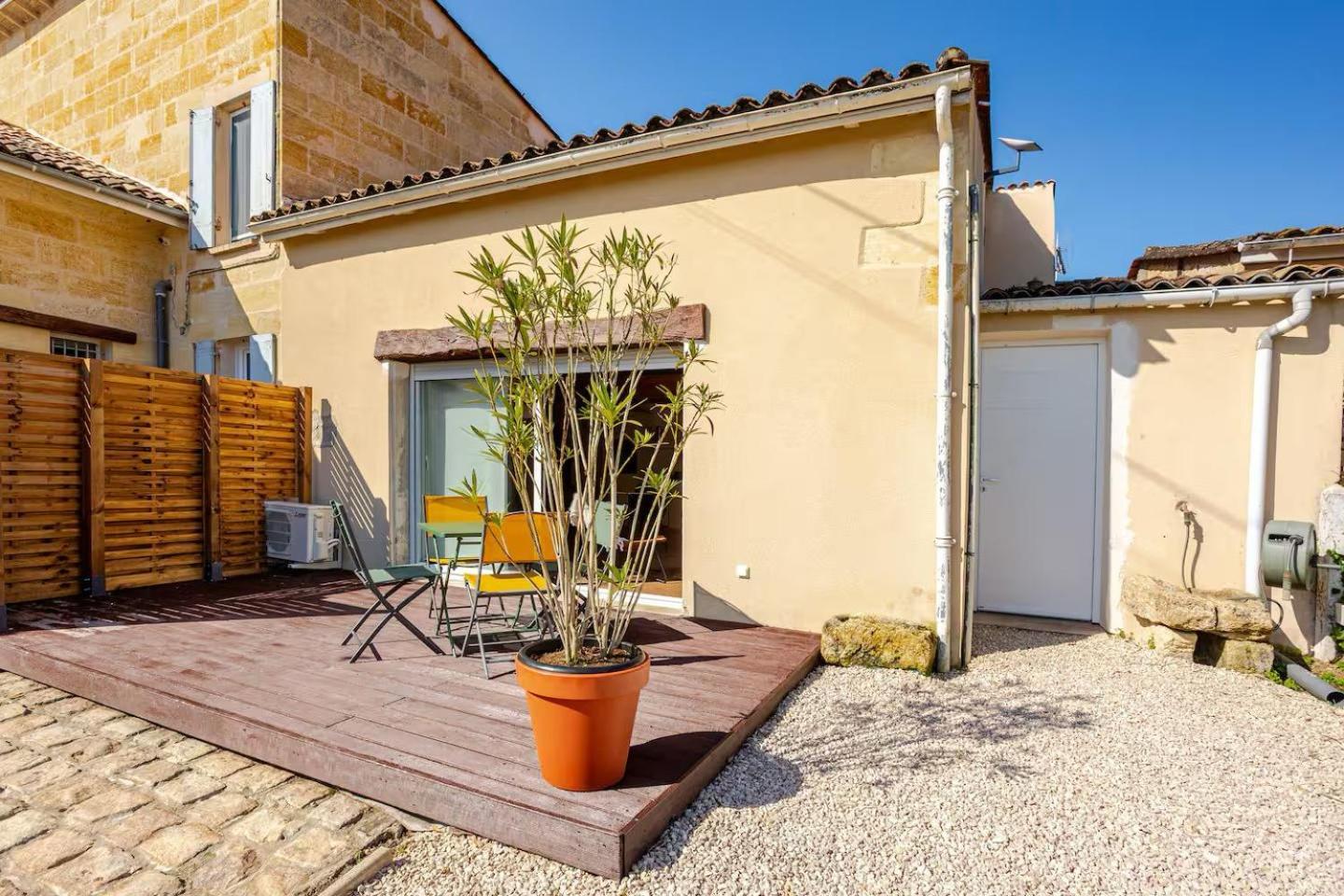 Guesthouse Les Maurins Saint-Sulpice-de-Faleyrens Buitenkant foto